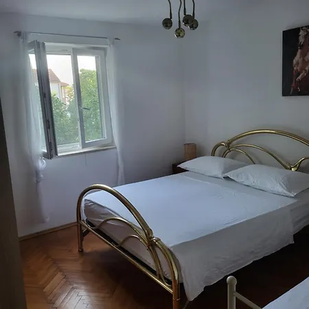 Holiday House Pia Mirce