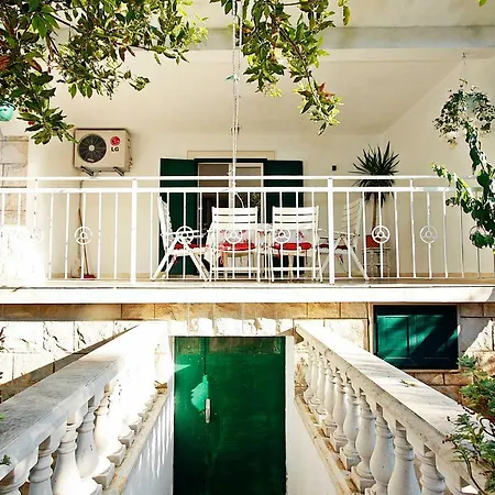 Holiday House Pia Mirce